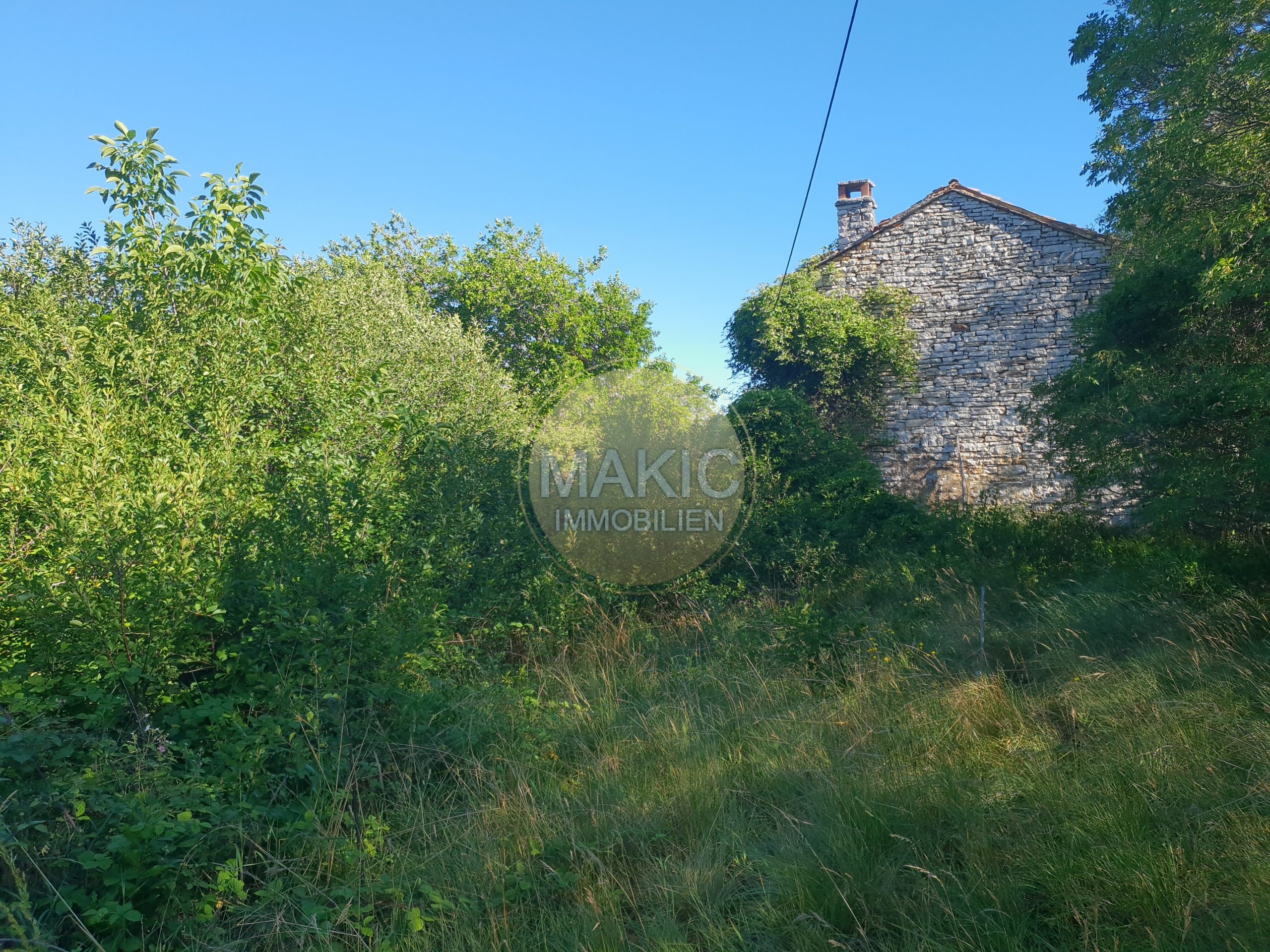 ISTRIA – Stone house in need of renovation