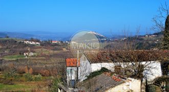 ISTRIA – HOUSE WITH A MAGICAL VIEW OF MOTOVUN
