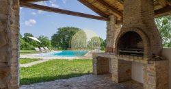 ISTRIA – Property with 18,000m2 of land and 74m2 of pool
