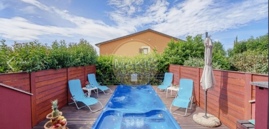 ISTRIA – Umag – Terraced house with pool and jacuzzi in a quiet area