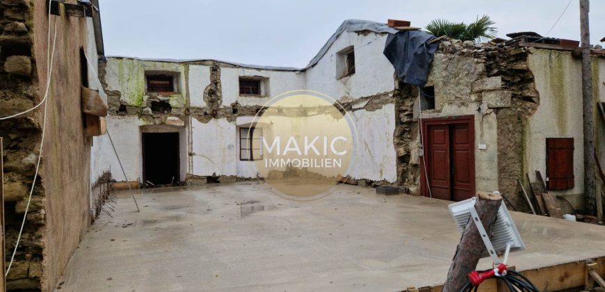 ISTRIA – Buzet – partially demolished house