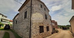 Stone house in need of renovation with three terraces in Umag