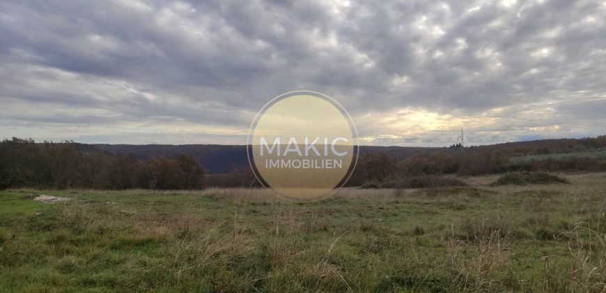ISTRIA – The building plot is located in a quiet area near Buje